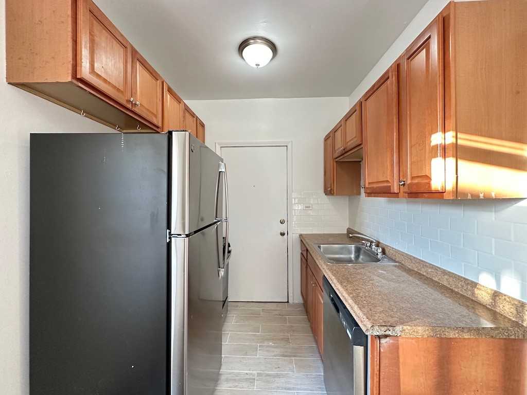 931 W Sunnyside Ave #SA9 - Photo 2 of 20