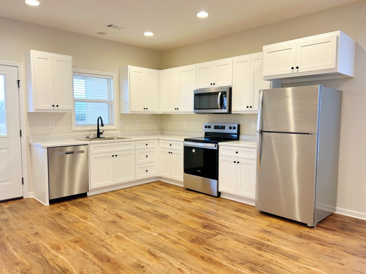 548 W Lowndes Dr #NA - Photo 3 of 15