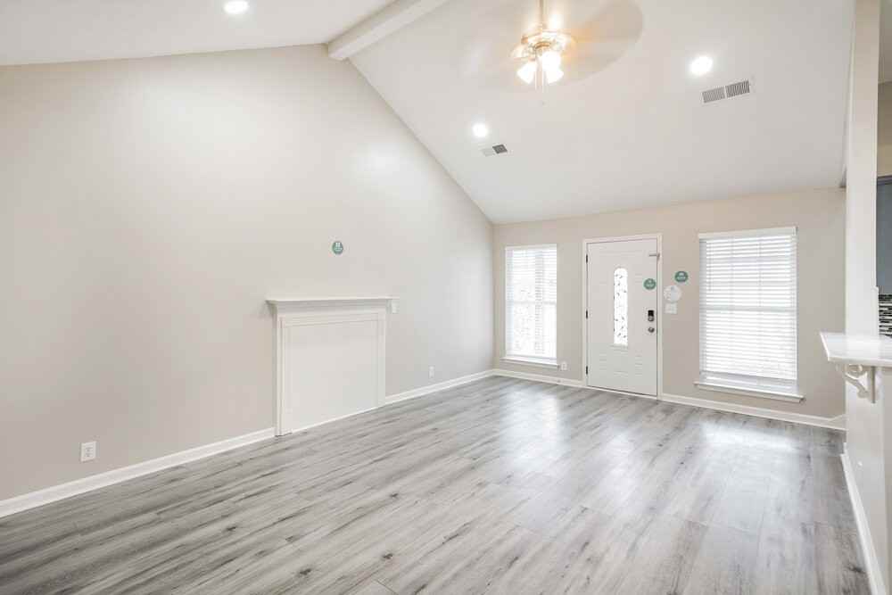 2913 Bayshore Cv - Photo 5 of 17