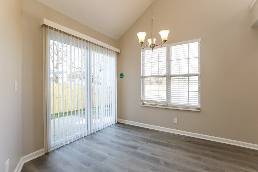 1208 Wembley Dr - Photo 5 of 17