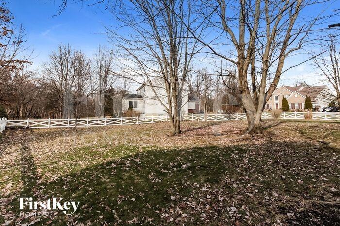 1058 Hayward Cir - Photo 3 of 16