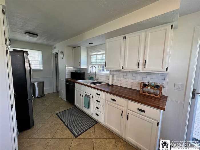 3527 Lake St - Photo 2 of 7