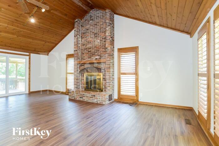 14809 S Locust St - Photo 3 of 15