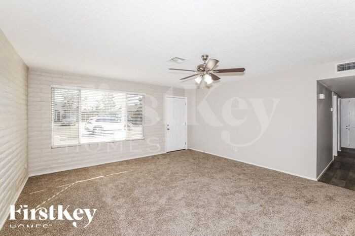 7646 N 37th Ave - Photo 2 of 15