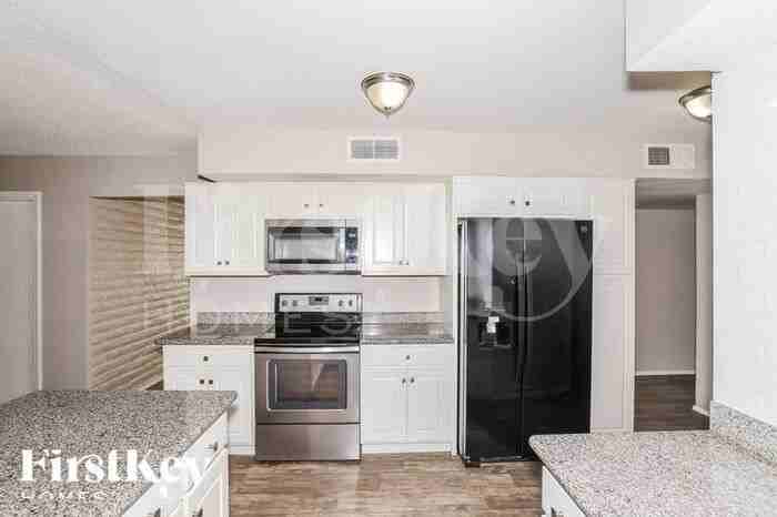 7646 N 37th Ave - Photo 3 of 15