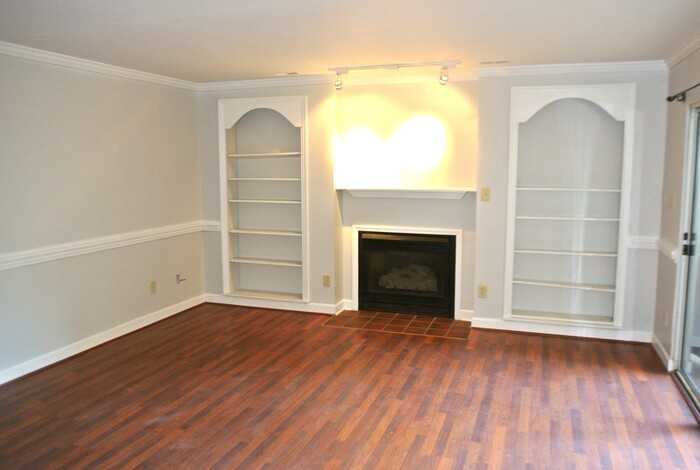 499 Summerwalk Cir - Photo 2 of 13