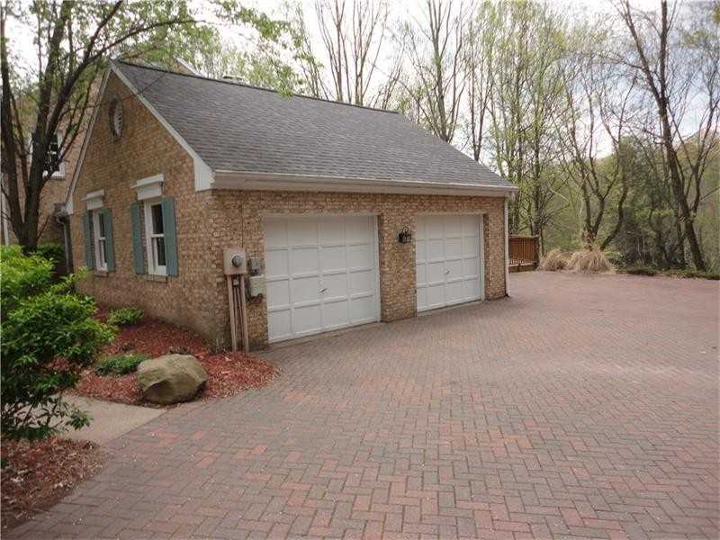 313 Hallsborough Dr - Photo 2 of 25