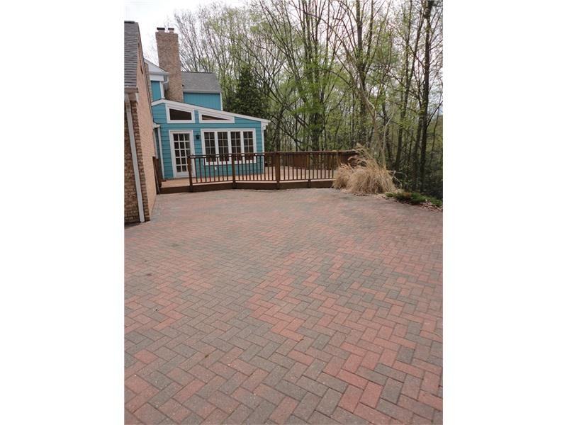 313 Hallsborough Dr - Photo 3 of 25