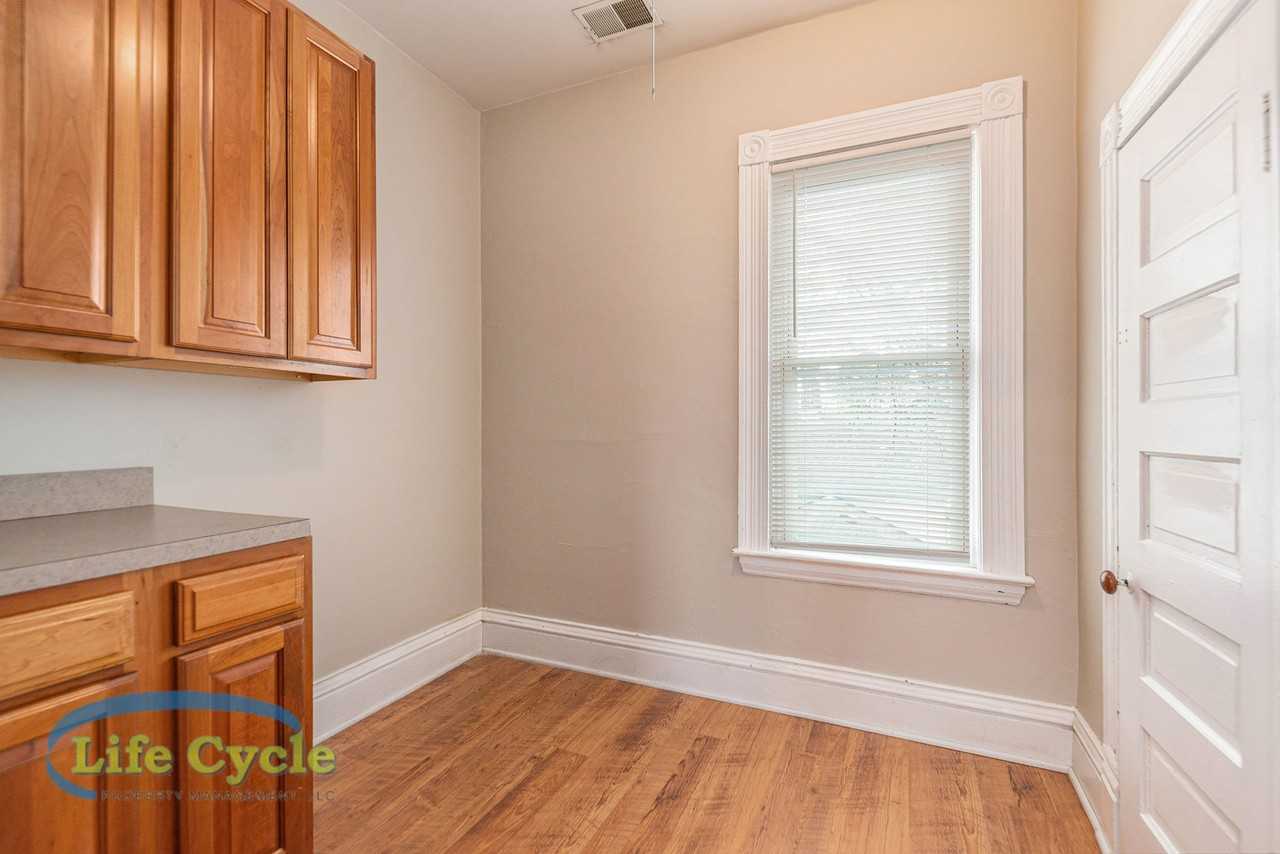 241 Lane Ave Nw #2 - Photo 3 of 17