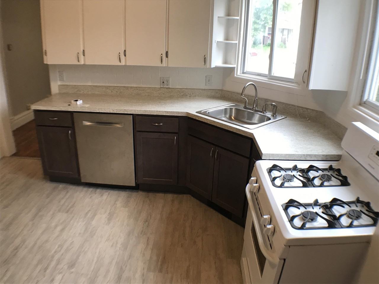815 College Ave Ne #1 - Photo 3 of 13