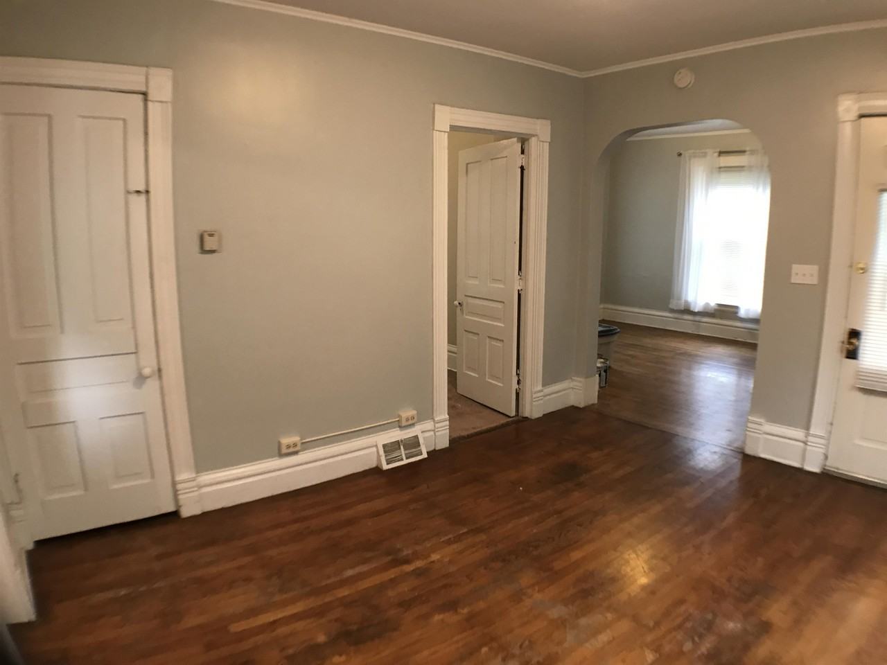 815 College Ave Ne - Photo 3 of 13