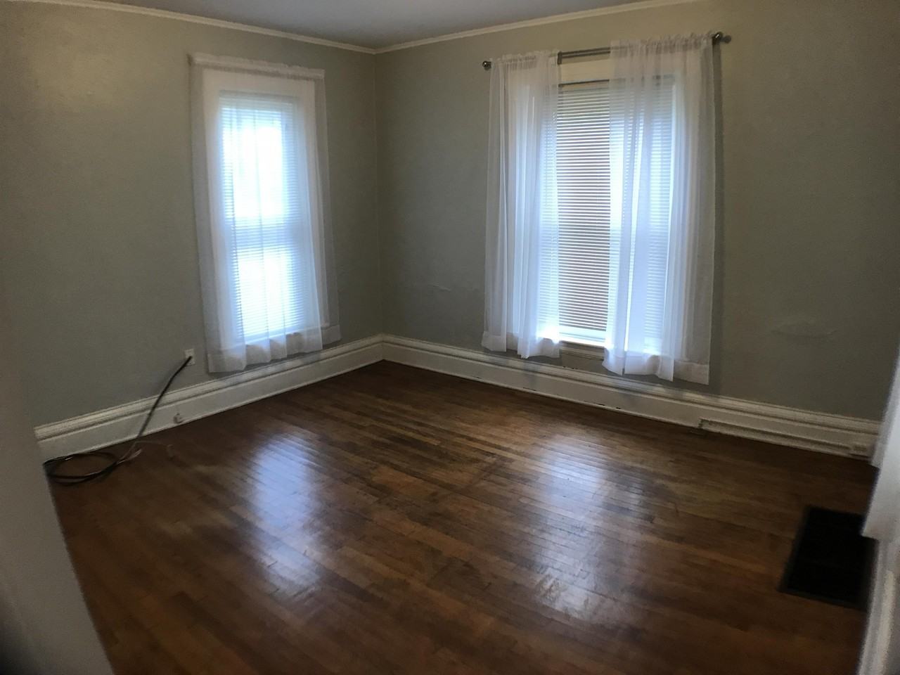 815 College Ave Ne #1 - Photo 6 of 13