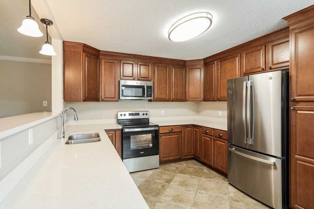 811 Elmwood St - Photo 7 of 16