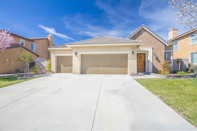 32924 Shephard Ct - Photo 2 of 36