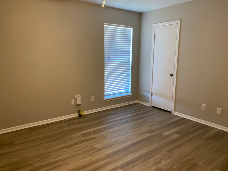 4903 Sanderson Ln - Photo 3 of 16