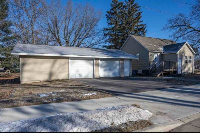 403 N Union St - Photo 3 of 17