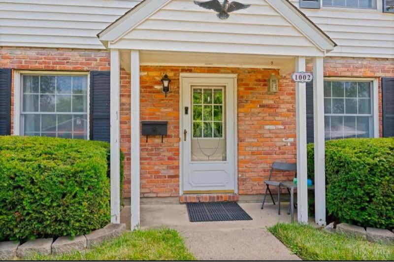 1002 Stanwood Dr - Photo 2 of 20