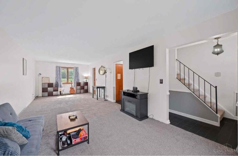 1002 Stanwood Dr - Photo 5 of 20