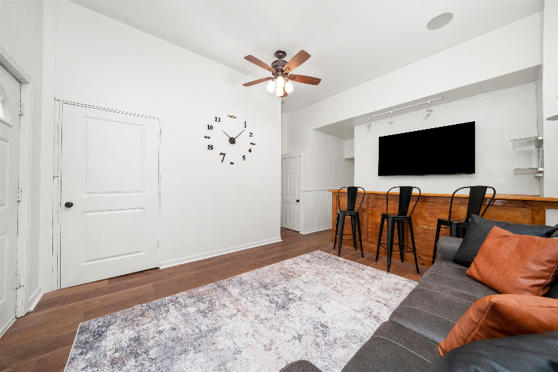 1834 S Racine Ave #1 - Photo 2 of 18