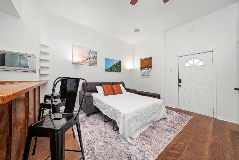 1834 S Racine Ave #1 - Photo 3 of 18