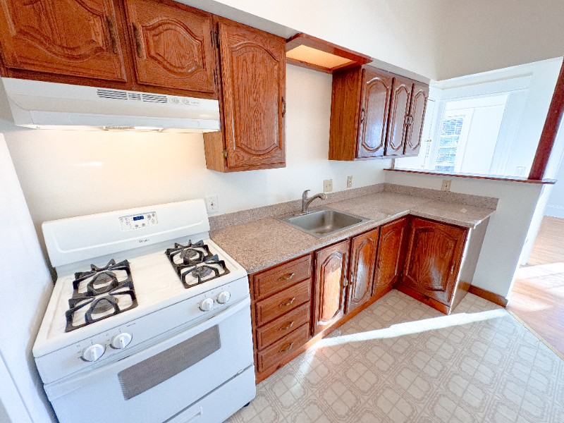 1539 Encinal Ave #9 - Photo 2 of 21