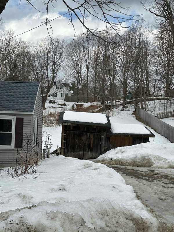 347 Maple St - Photo 3 of 37