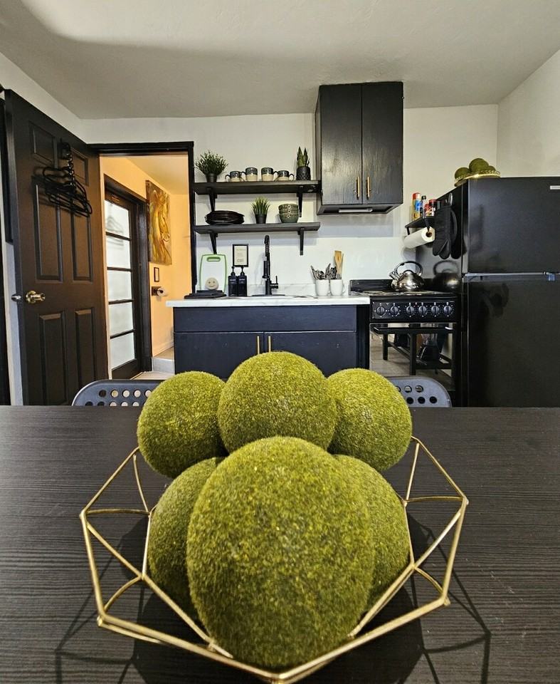 430 N Euclid Ave #430 - Photo 5 of 19