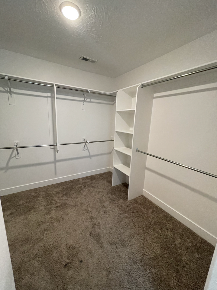 4772 E Silver Ridge Rd - Photo 6 of 36