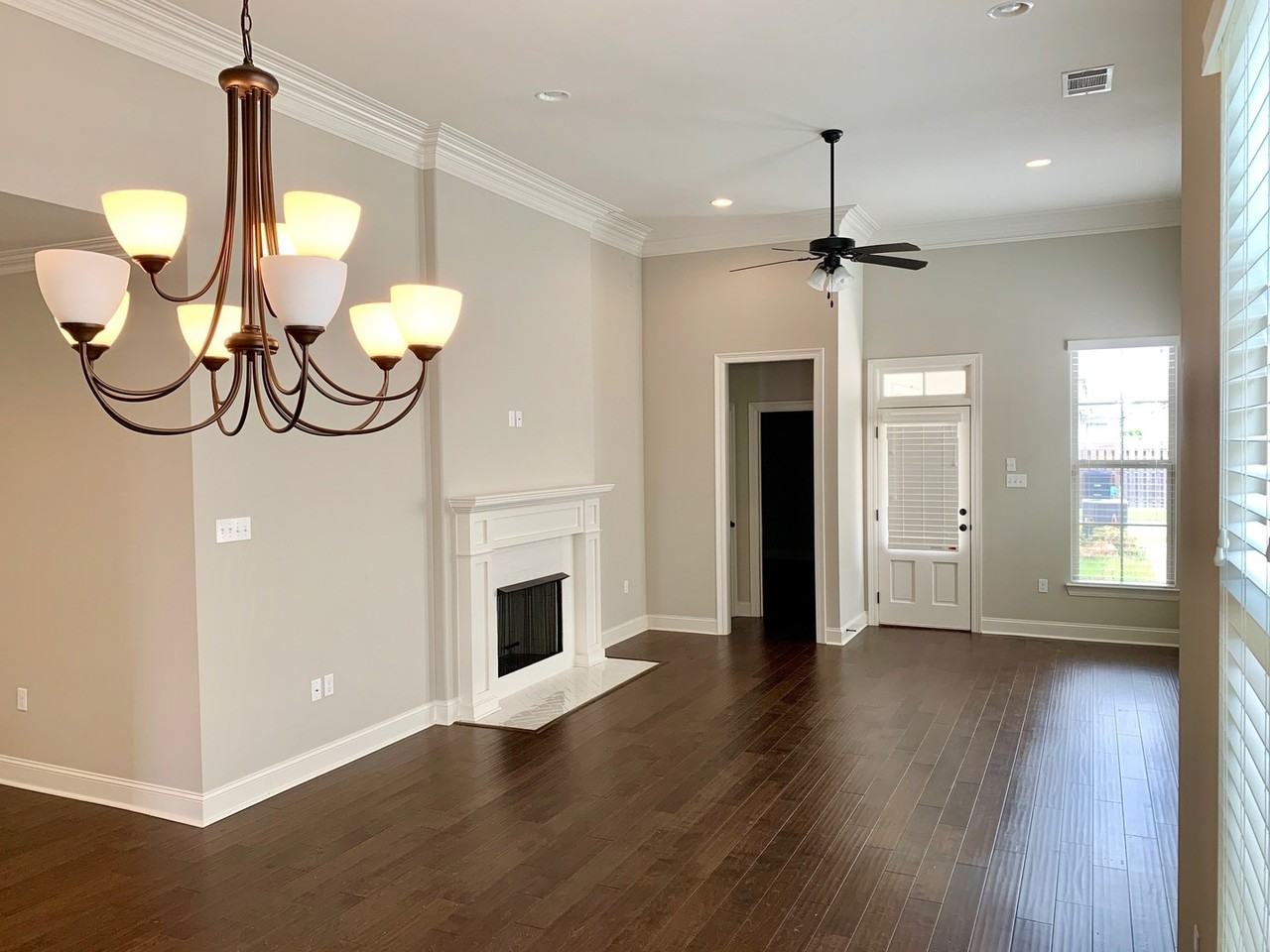 14012 Wetherly Dr - Photo 4 of 18