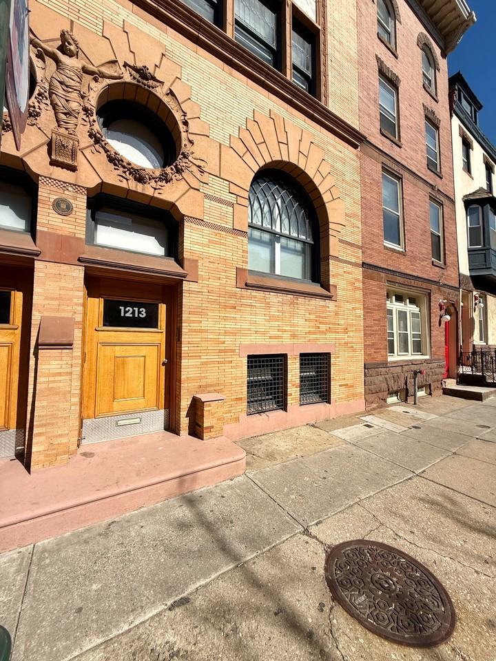 1213 Locust St #E - Photo 2 of 27