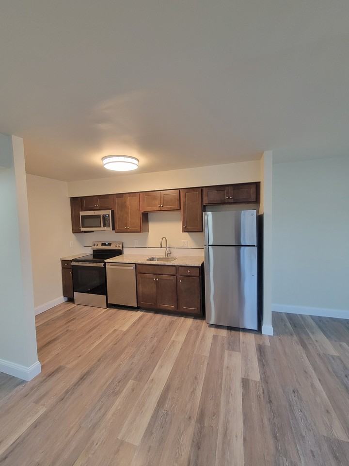 302 Forge Rd #B - Photo 2 of 12