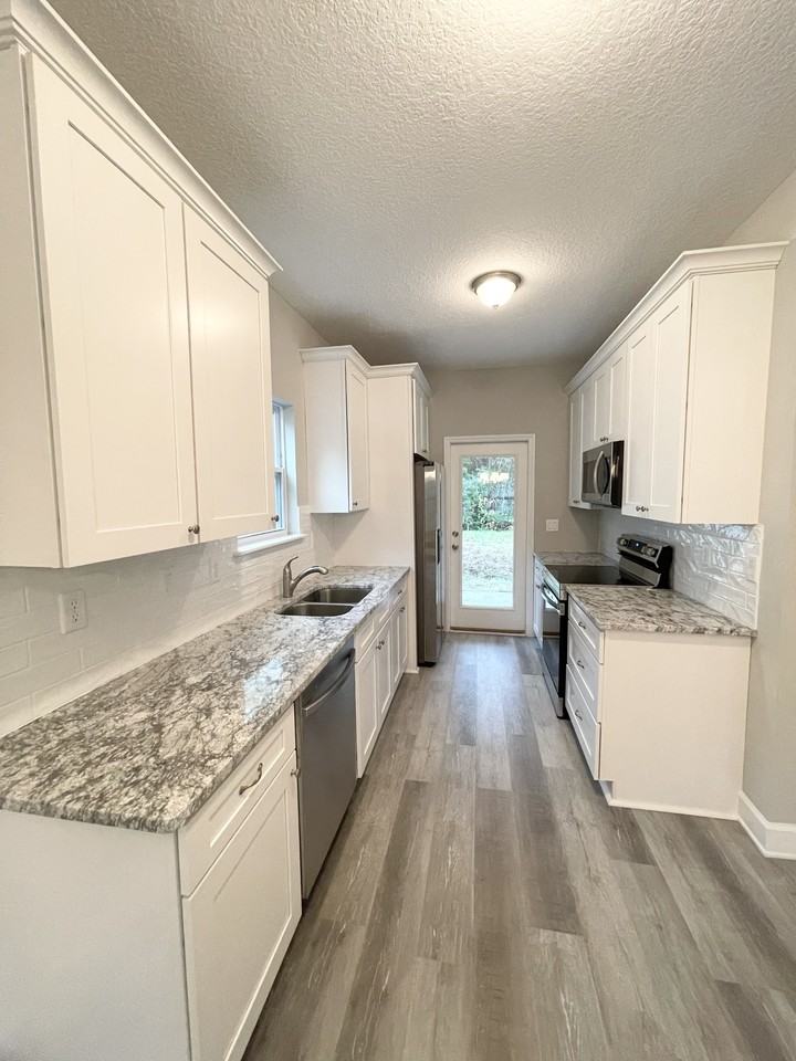 895 Collier Blvd #NA - Photo 3 of 12
