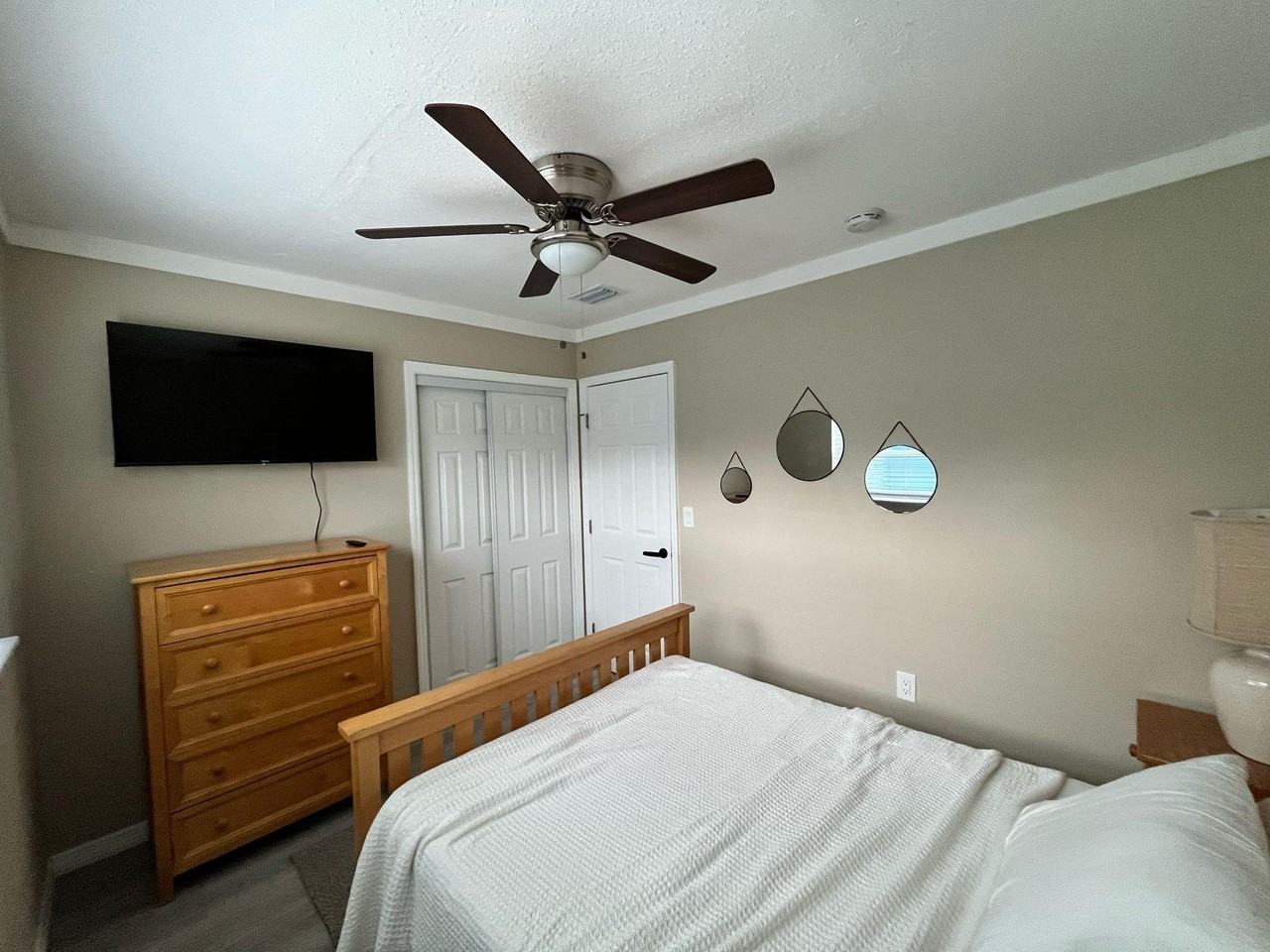 East Emma Street - Photo 5 of 7