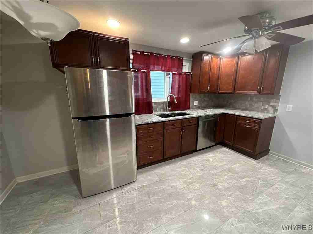 298 Skillen St - Photo 3 of 17