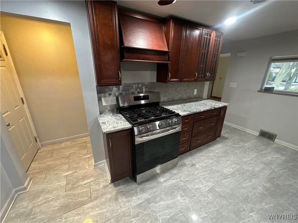 298 Skillen St - Photo 4 of 17