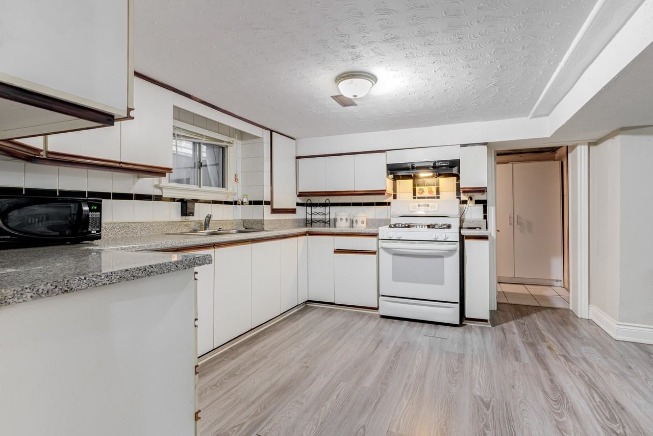 242 Aileen Avenue Bsmt - Photo 2 of 15