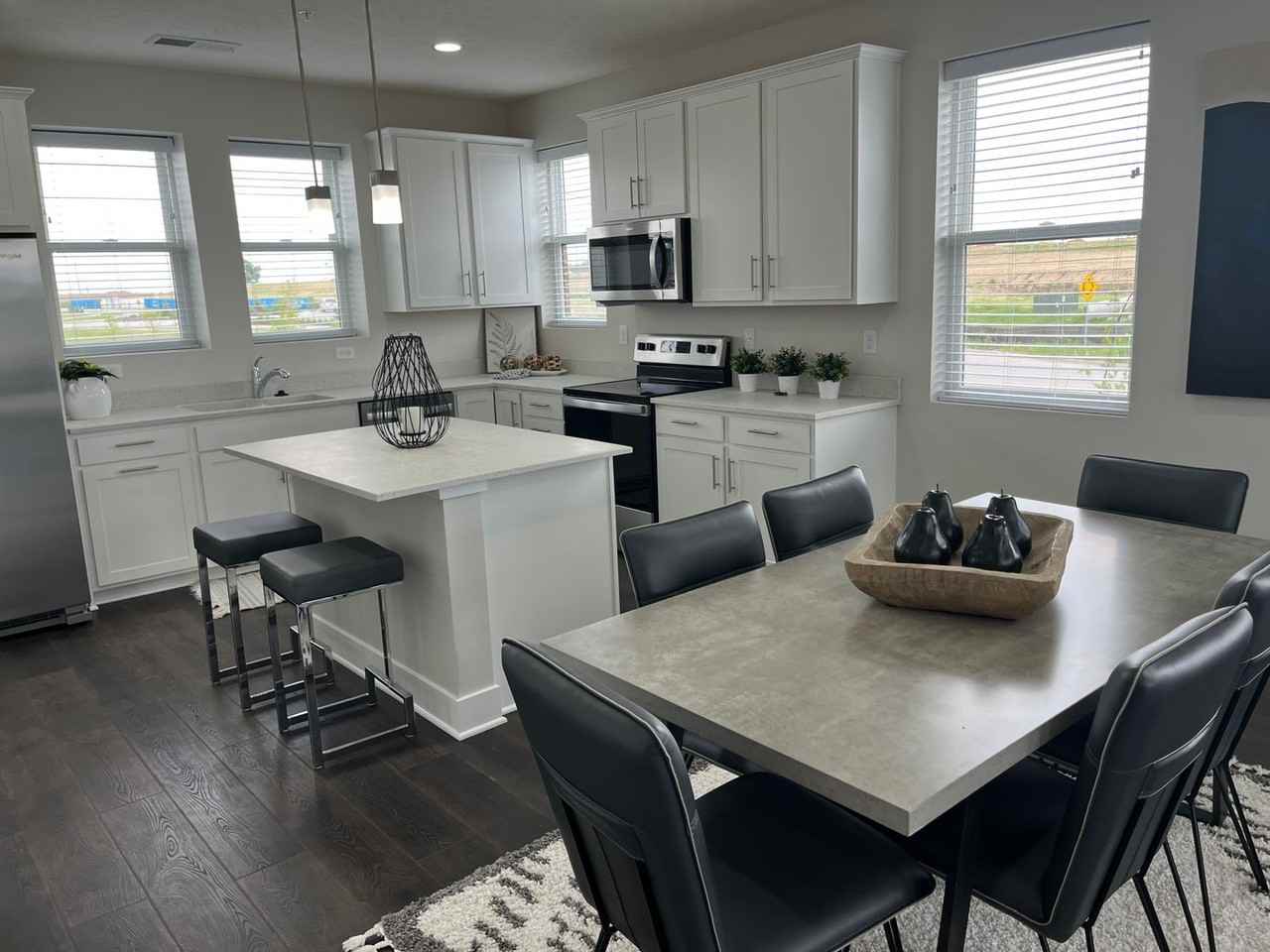 Coventry Pointe - Photo 5 of 50