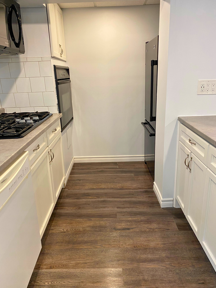 315 East 16th Street - Photo 2 of 11