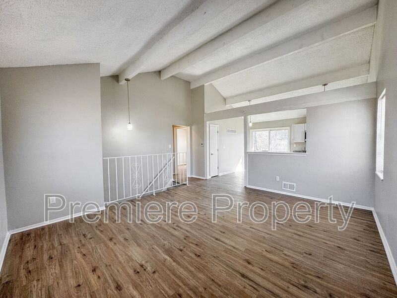 10521 E 41st Ter - Photo 3 of 16