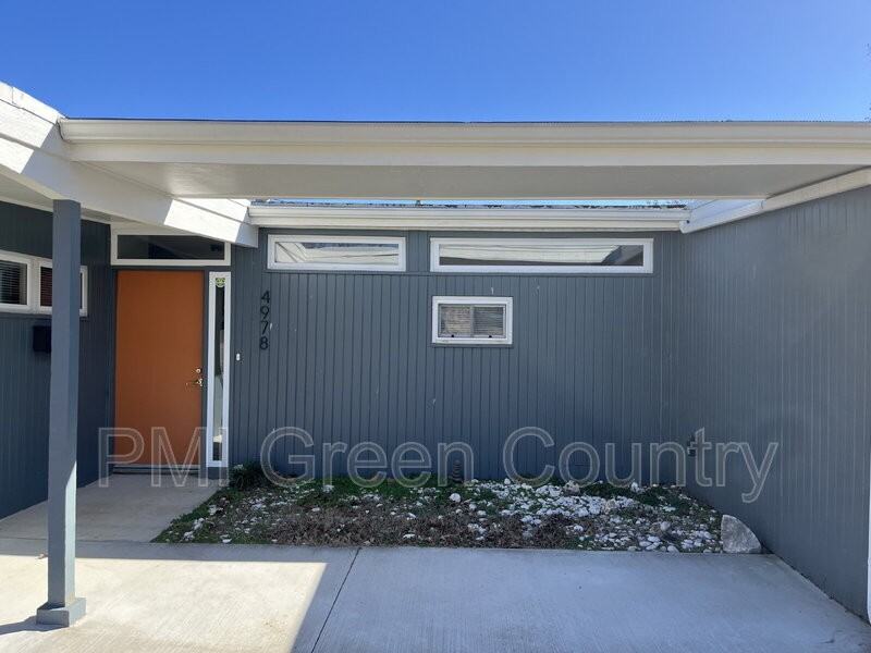 4978 E 26th St - Photo 3 of 20