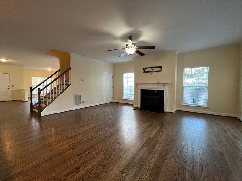 8700 Gooch Ct - Photo 4 of 31