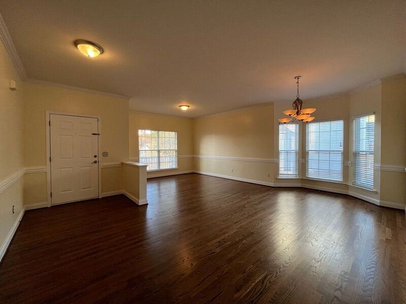 8700 Gooch Ct - Photo 5 of 31