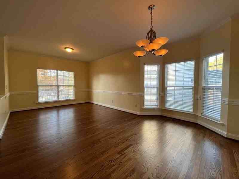 8700 Gooch Ct - Photo 6 of 31