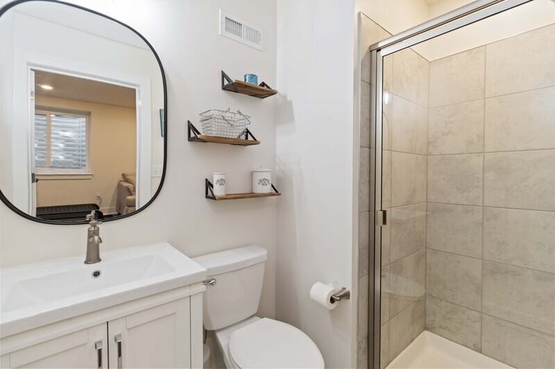 1512 Parkview Ln - Photo 2 of 13