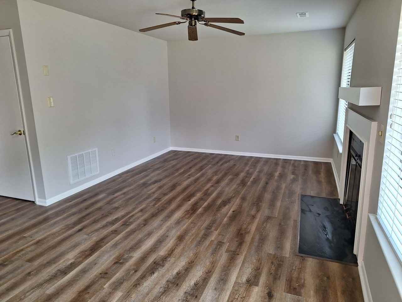 1146 N Green Dr - Photo 3 of 20