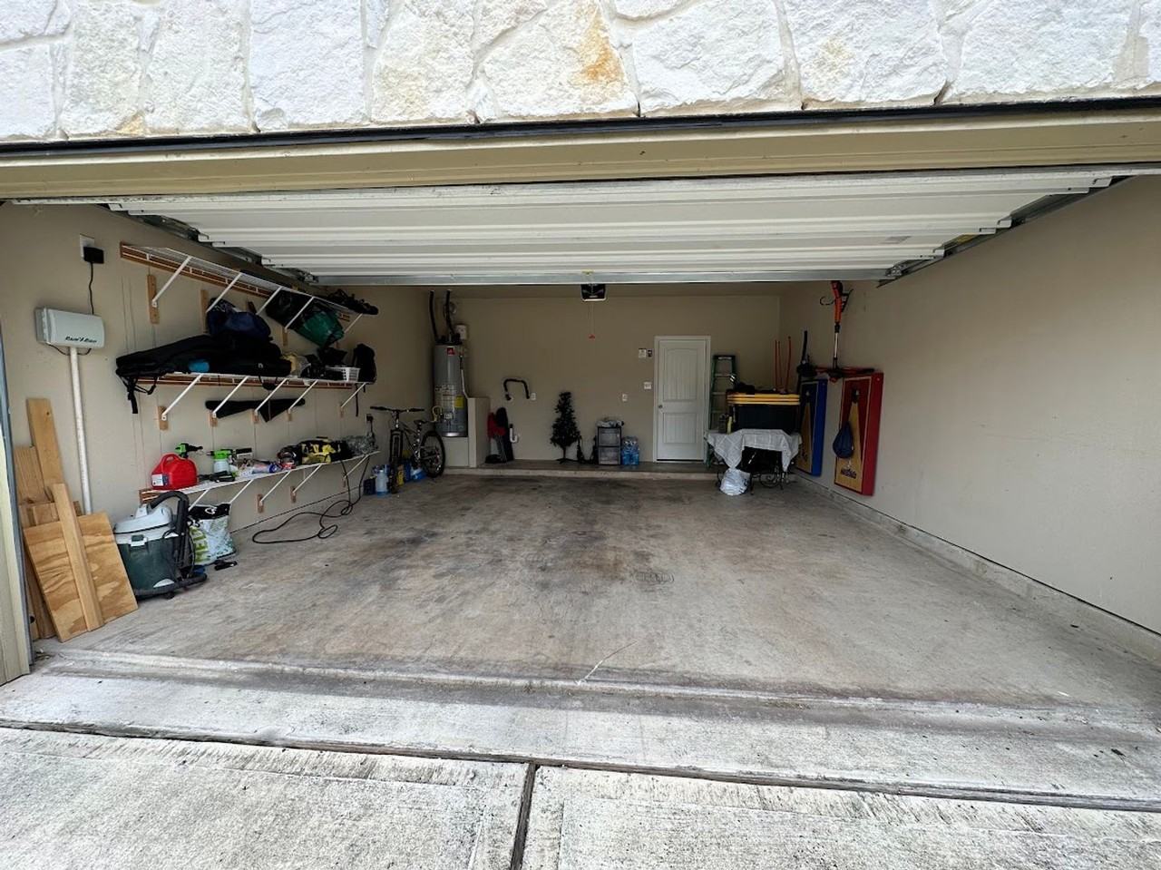 9018 Bowring Park - Photo 2 of 29