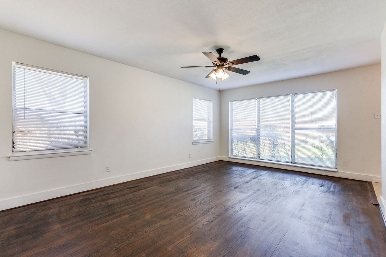 10728 Allegheny Dr - Photo 3 of 30
