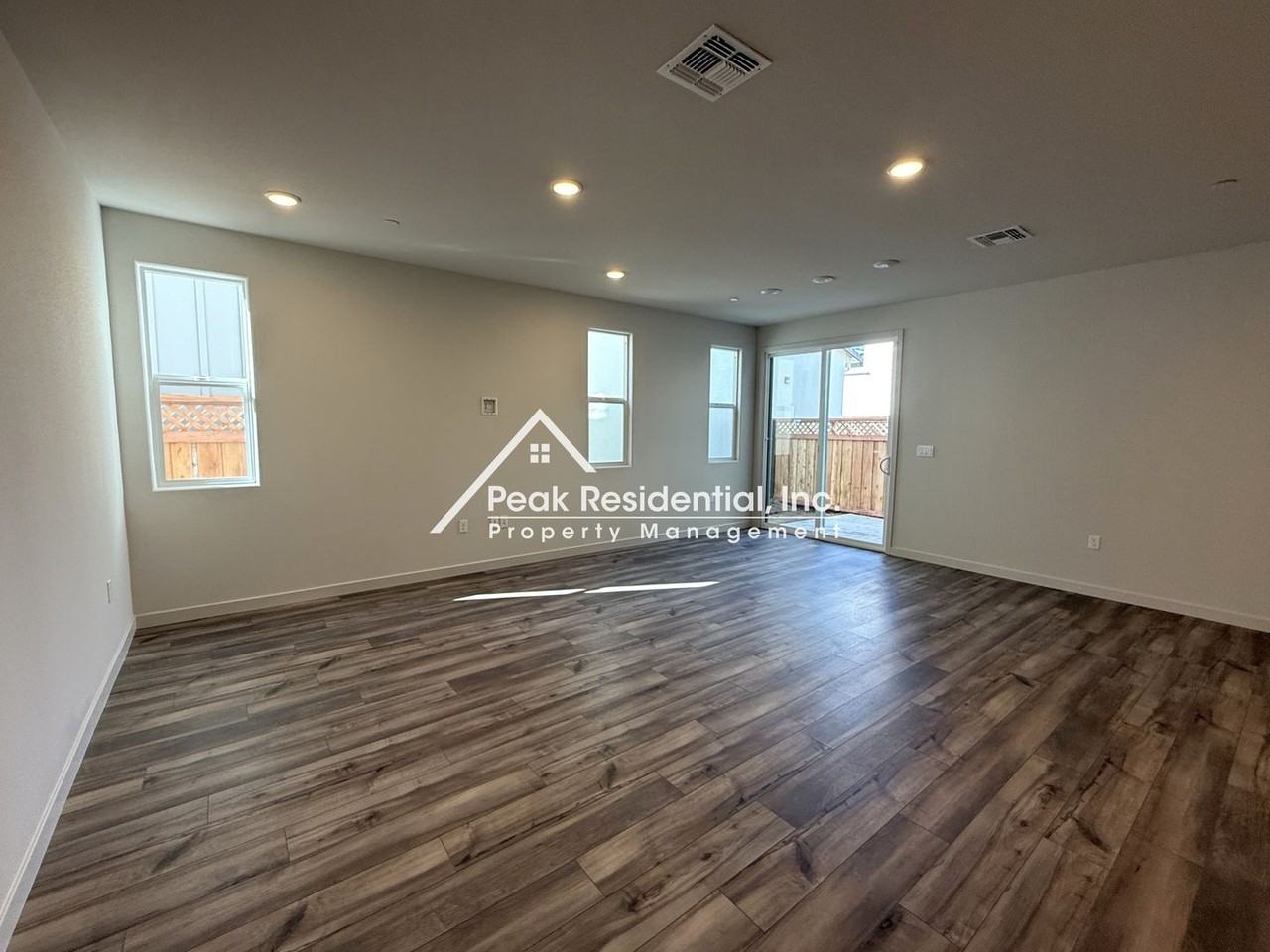 732 Whitewater Ct - Photo 3 of 29