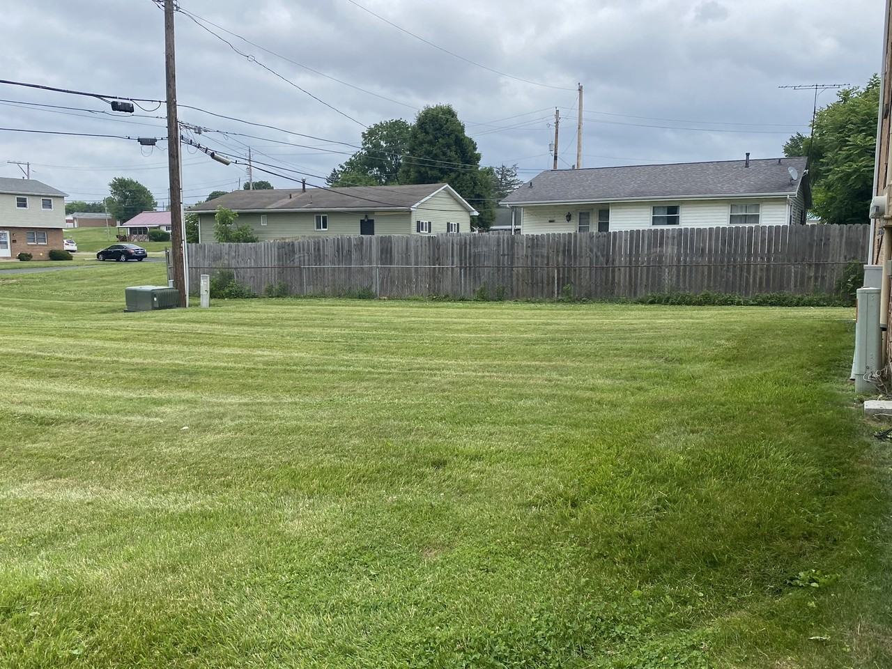 Gale Court - Photo 3 of 26