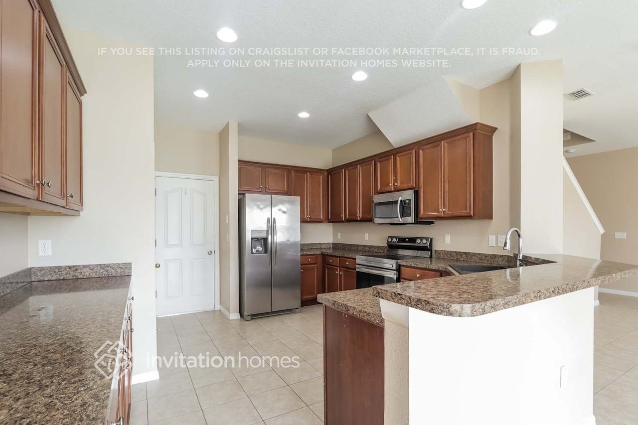 9623 Maxson Dr - Photo 6 of 15